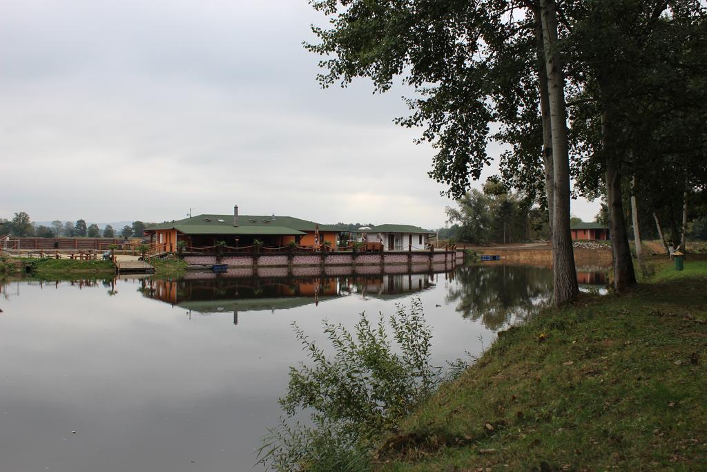 Marine Zavlahy Appartement Hrdejovice Buitenkant foto